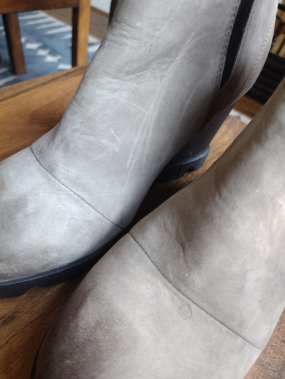 Sorel Taupe Distressed Leather Joan Uptown Zip Boots Size 9 - Picture 9 of 12